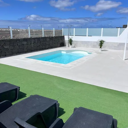 Selena Villa *