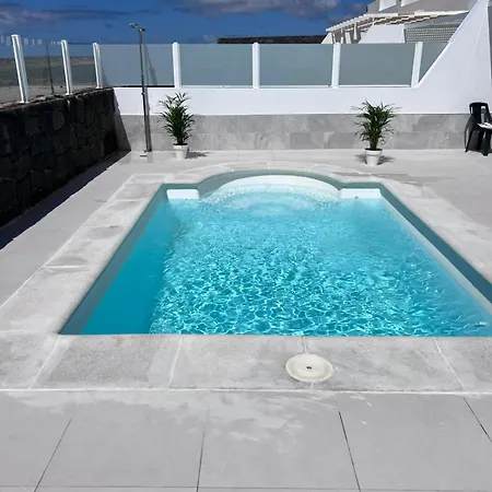 Selena Villa *